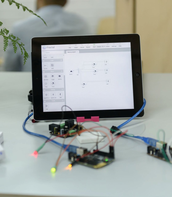 Інструмент для розробки освітніх програм у IoT- та IIoT-галузях